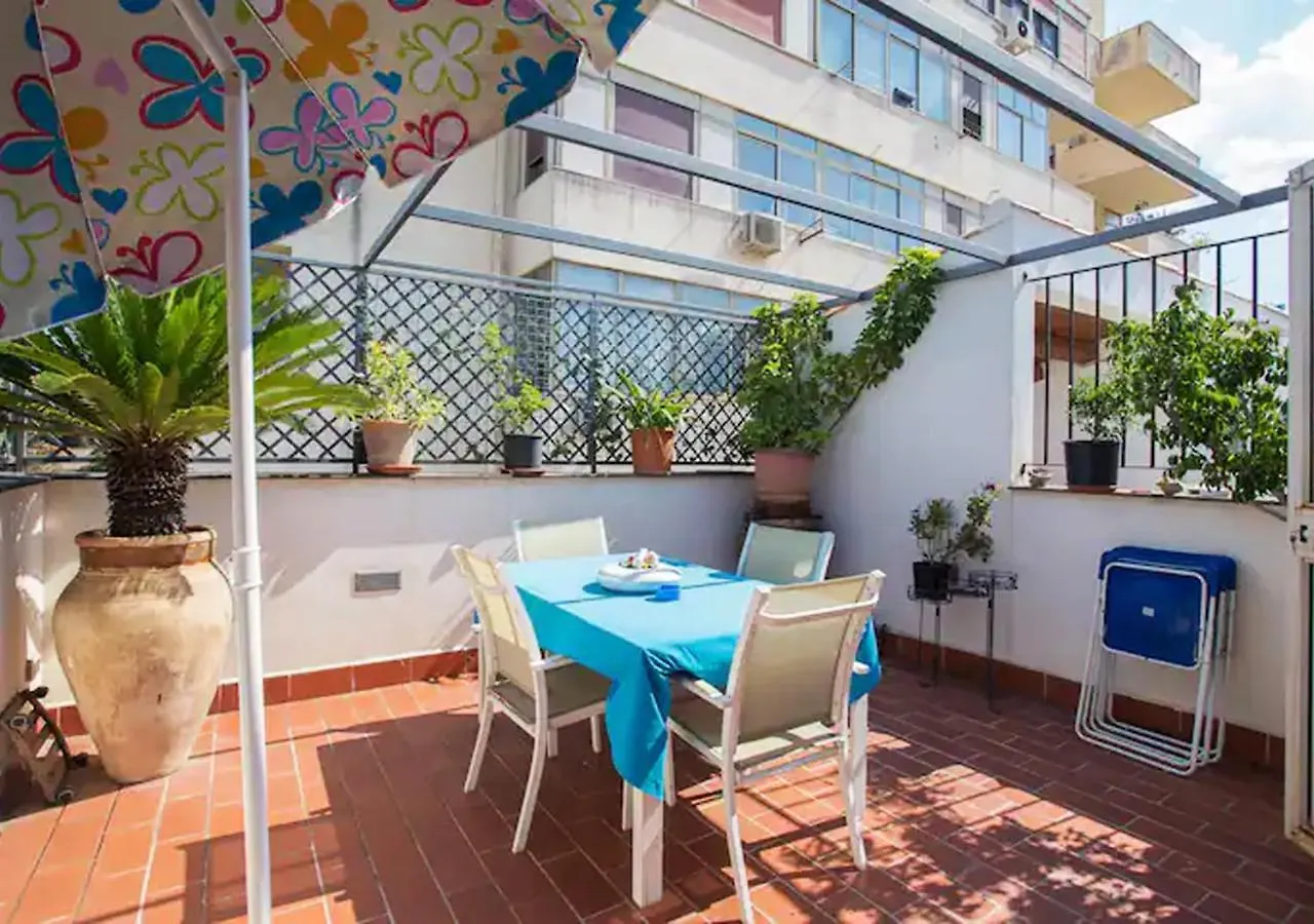 Camera Con Terrazza E Vista Su Villa Malfitano Palermo Konukevi